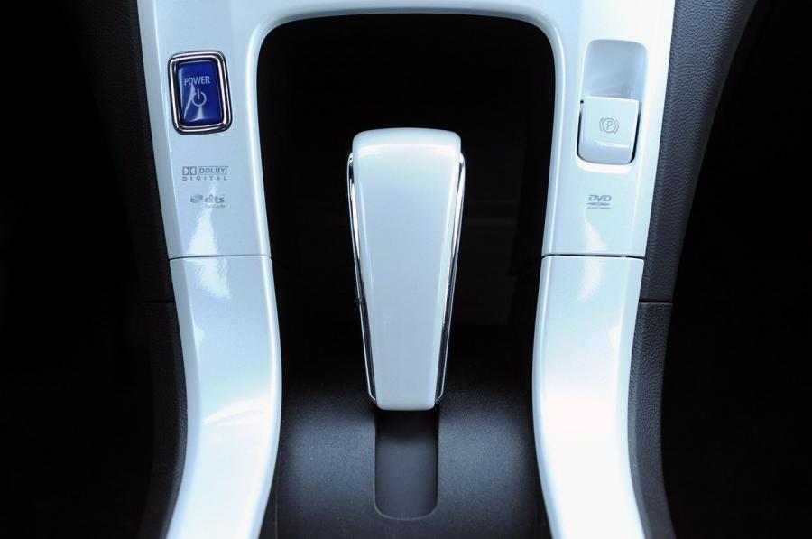  Chevrolet Volt 2011 года  (фото 64 из 356)